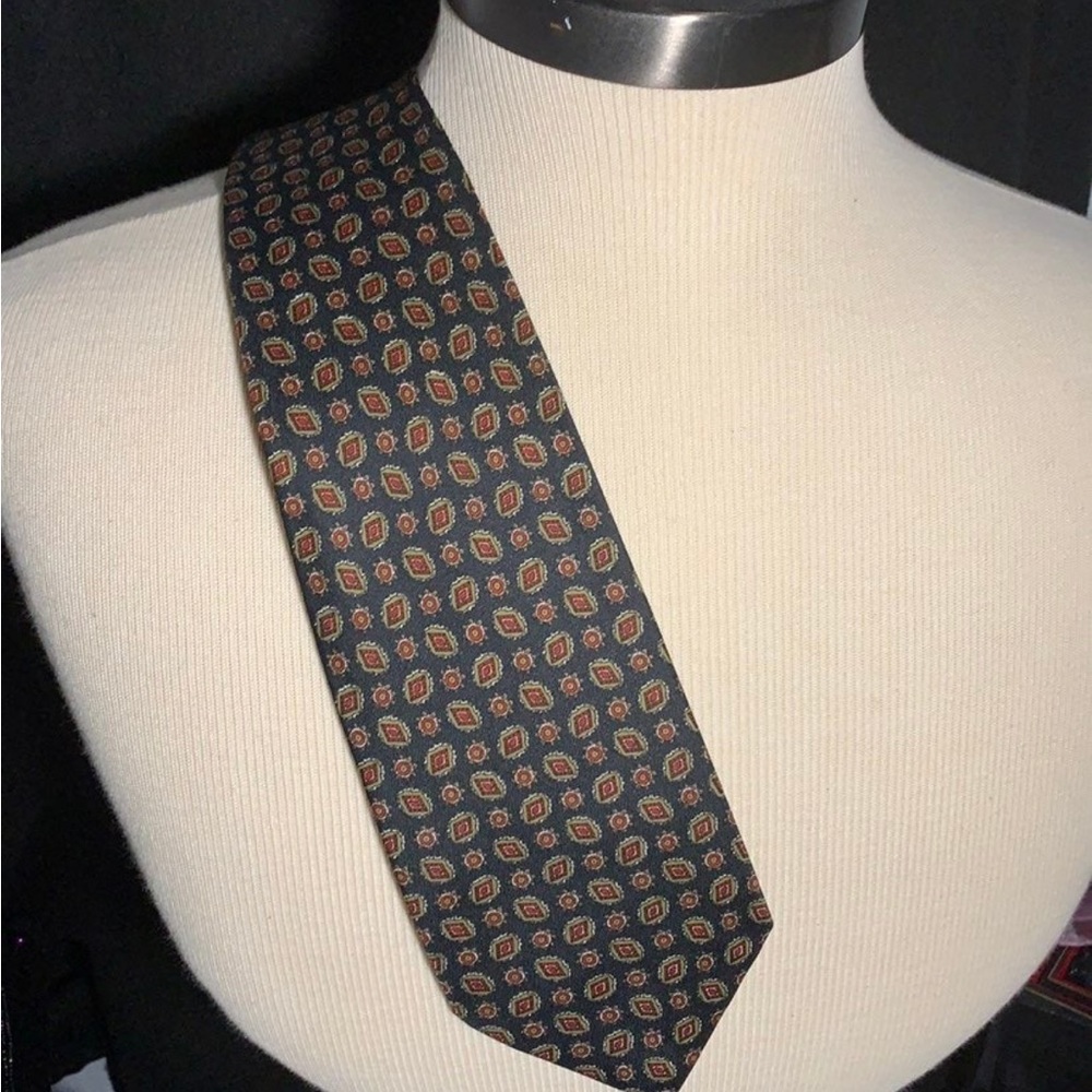 Grace  black patterned tie
